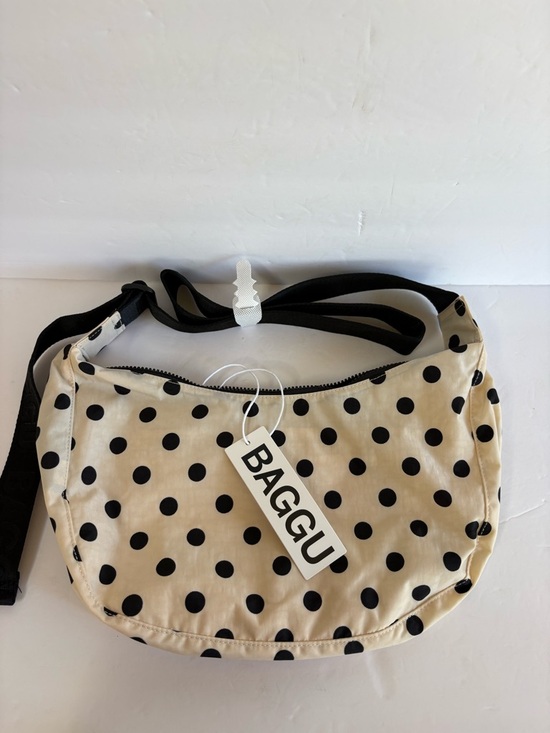 NWT BAGGU BAGGU Medium Nylon Crescent Bag -  Cream & Black Polka Dot - Picture 10 of 13